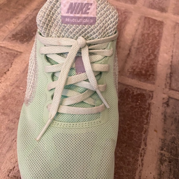 Nike Mint Green Running Shoes - Picture 10 of 15
